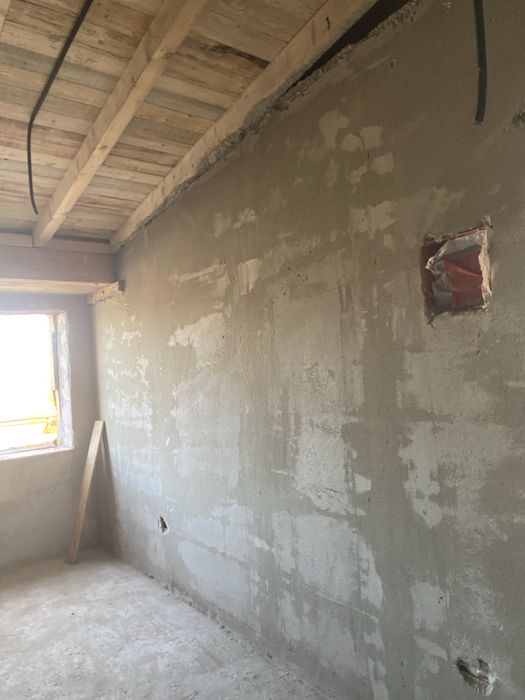 Executăm Tencuieli mecanizate pompă 220w