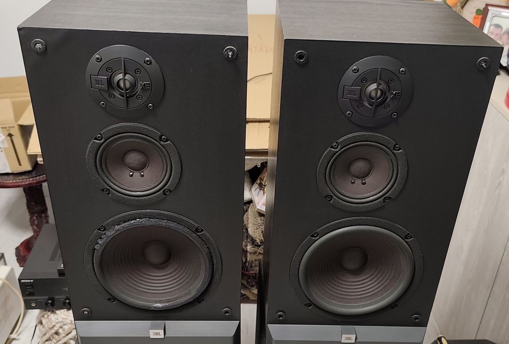 Boxe JBL XE3  3 căi , sunet clar si puternic , fidelitate