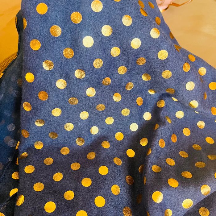 Модерни  шалове на отлична цена!