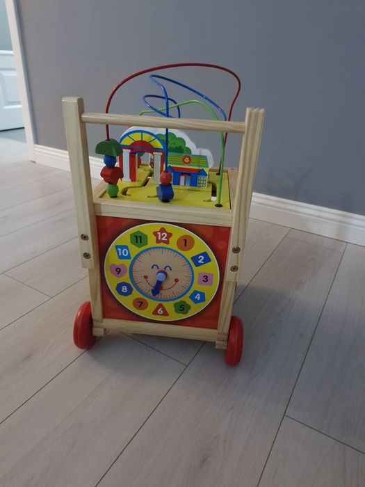 Antemergator Educational si Interactiv 6 in 1 Clock Walker Indiggo®, din Lemn