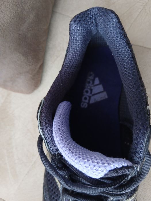 Маратонки adidas 38 номер