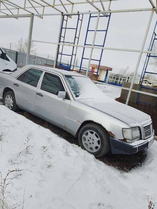 Mercedes Benz E124