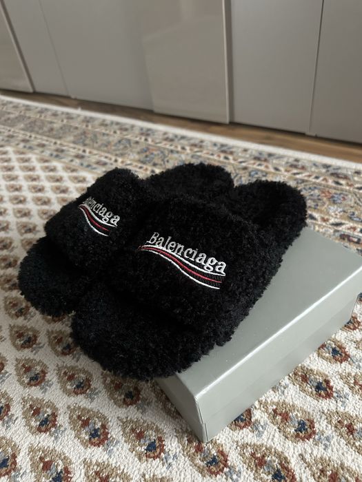 Slapi Baleciaga Fluffy