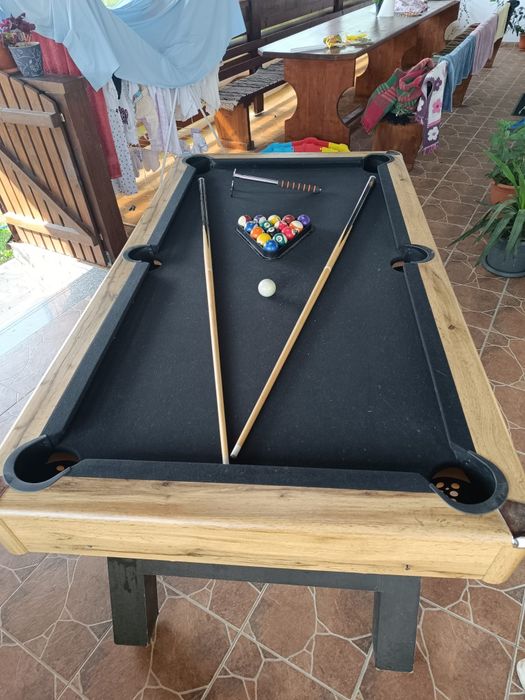 Masă de biliard,
