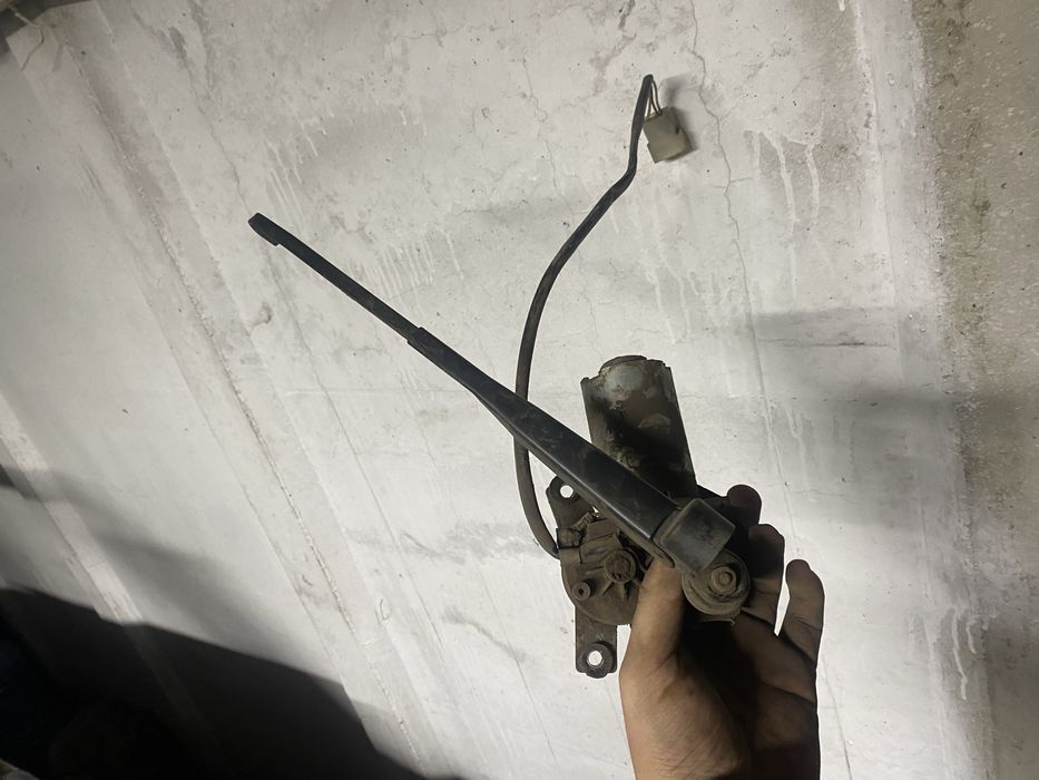 Моторчик заднего стекла нива