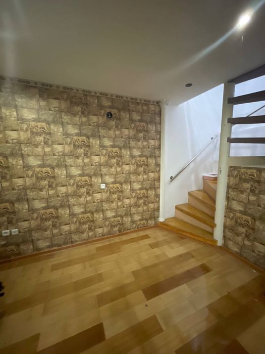 Яккасарой тумани Саламатина кучасида 3 хонали уй арендага берилади