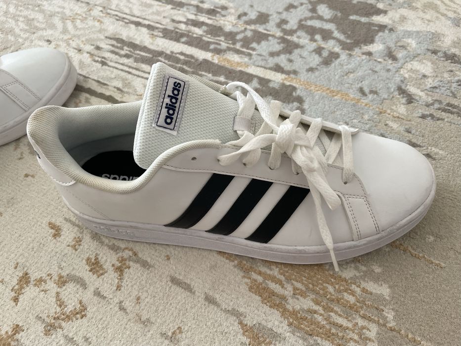 Продам Кеды adidas