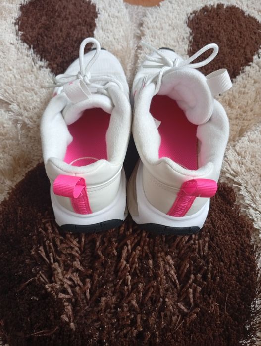 Vând adidasi Nike Air Max