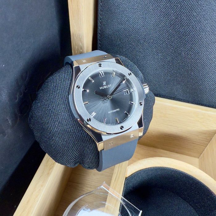 Hublot Classic Fusion Gri 42mm | 542.NX.7071.RX | TVA Deductib. 2026