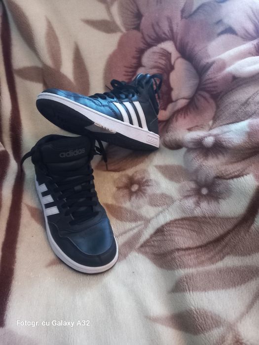 Adidasi Adidas Negri