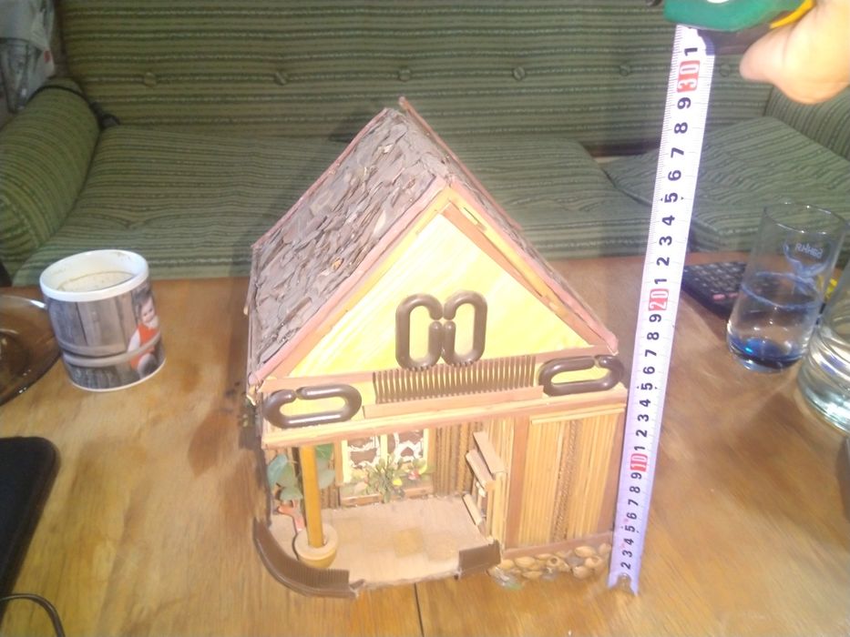 Декоративна ръчно направена къщичка