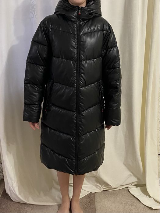 Продам куртку зимнюю на подростка девочку