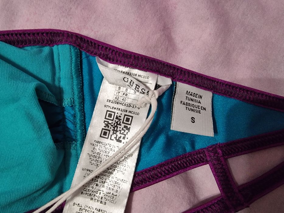 Страхотно горнище на бански guess