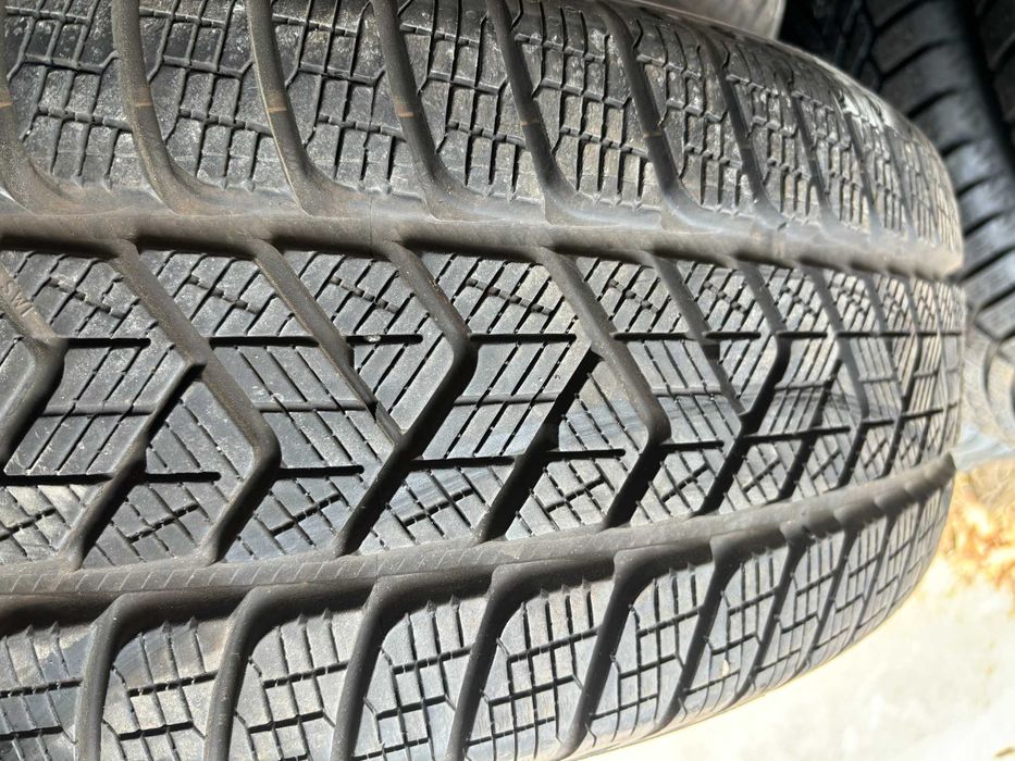 80бр 215/65/17 Пирели.Континентал,Дунлоп 6-9мм дот 2018-2023