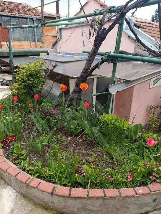 Продава се Къща в Пловдив, Младежки Хълм - 220 кв.м за 371 €/кв.м - Снимка #1