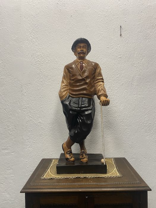 Стара френска фигура от фибростъкло 1960 г