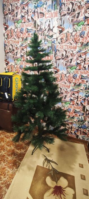 Ёлка искусственная