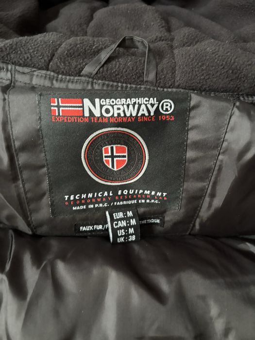 Costum ski impecabil