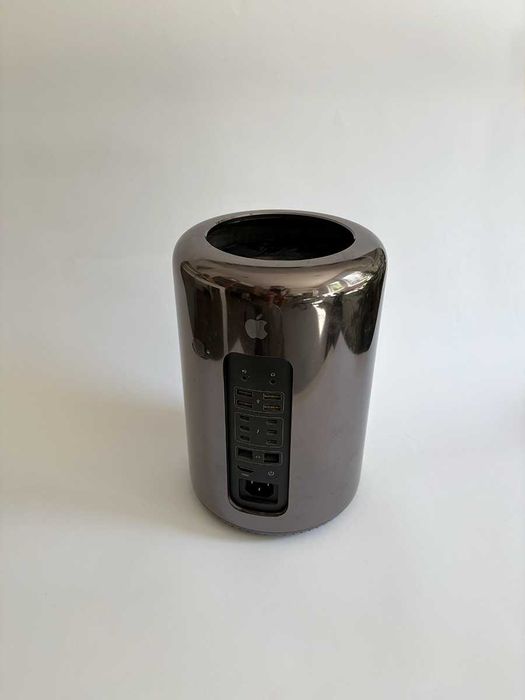 Mac Pro 2013 6-Core Intel Xeon E5, 32 MB RAM