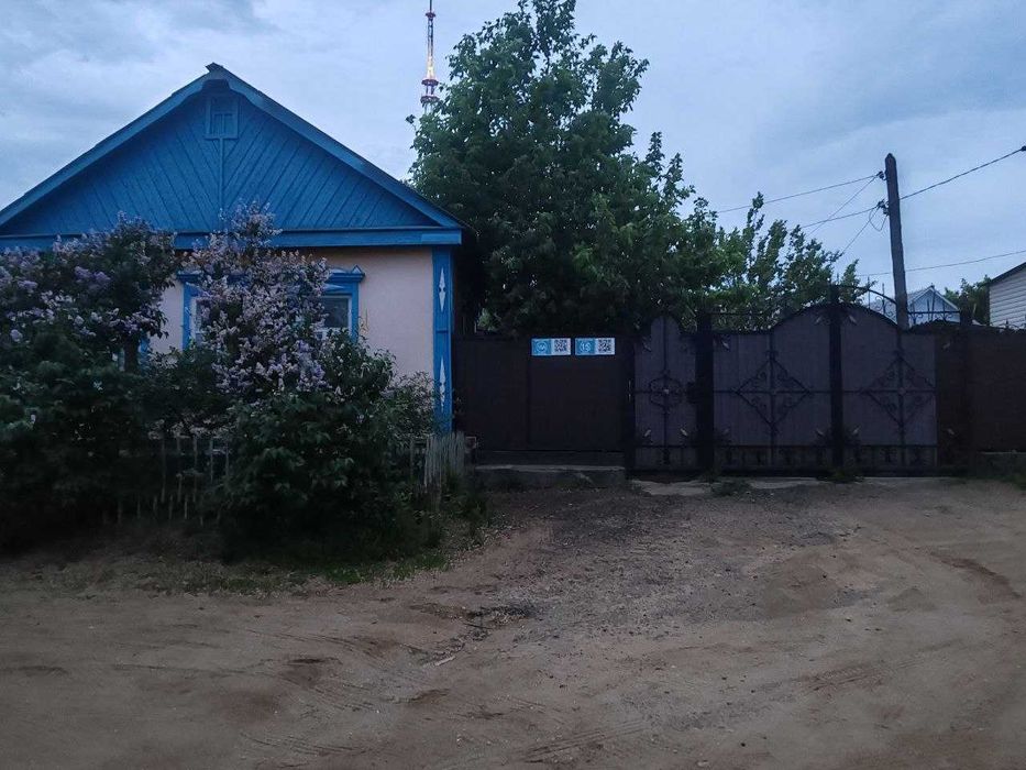 Продам два дома в одном дворе