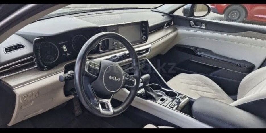 Продам Чехлы на KIA K5 (б/у)