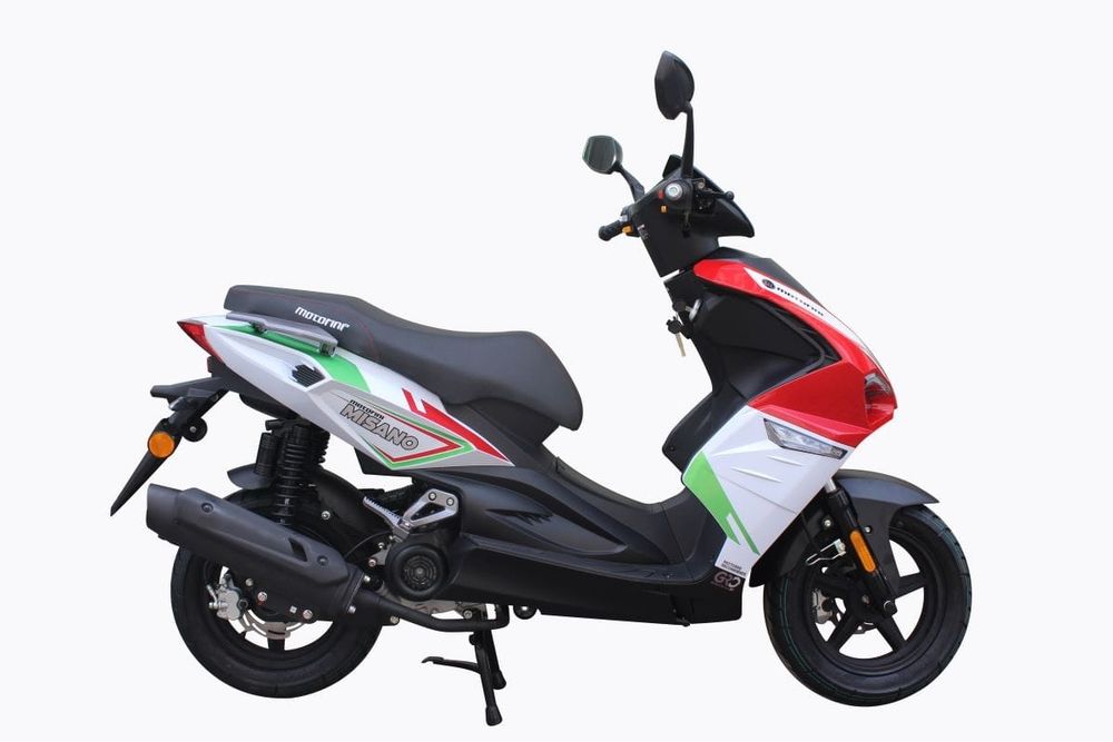 SCUTER pe Benzina NOU !  Fara Permis ! Nou 2026, In stoc, 49cc, model