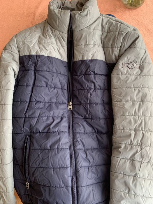 Продам демисезонную куртку