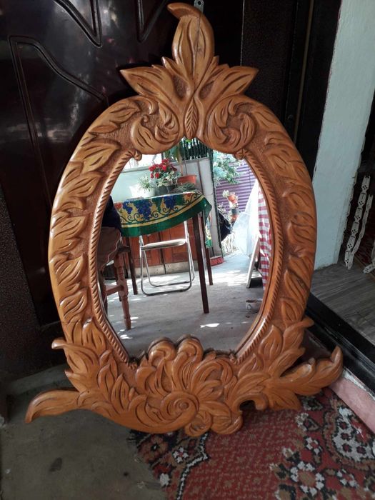 Vînd Oglindă sculptată de lemn masiv, 100/80