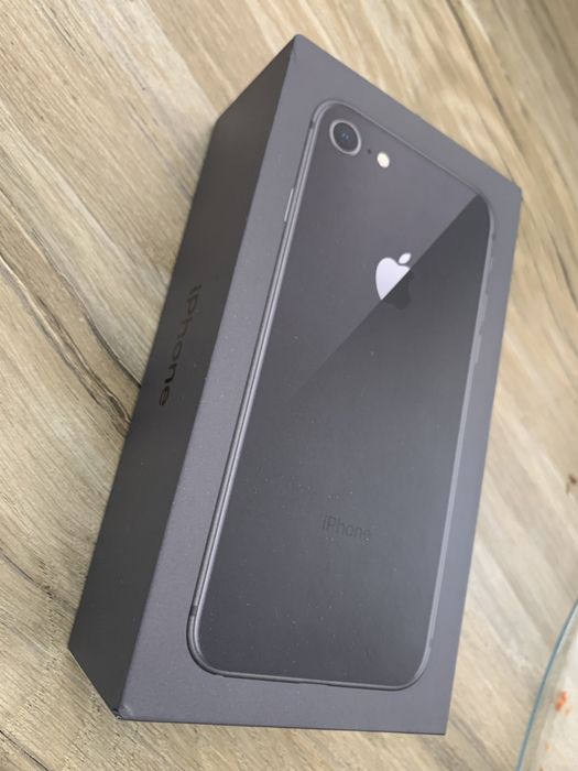 Айфон 8 оригинал с коробкой