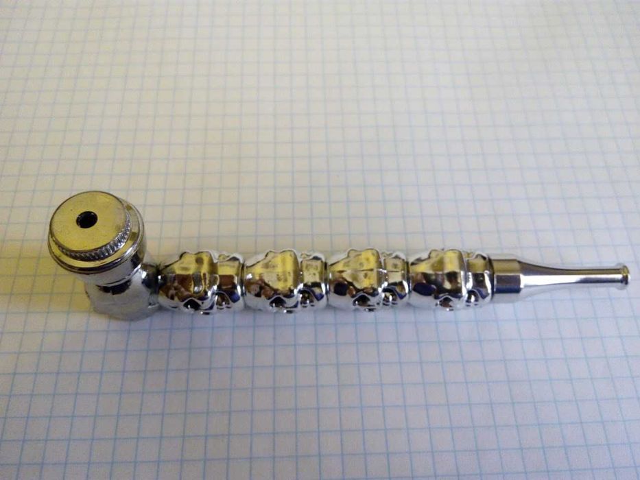 курительная трубка металлическая «Черепа»