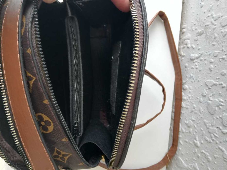 Малка дамска чанта с два джоба