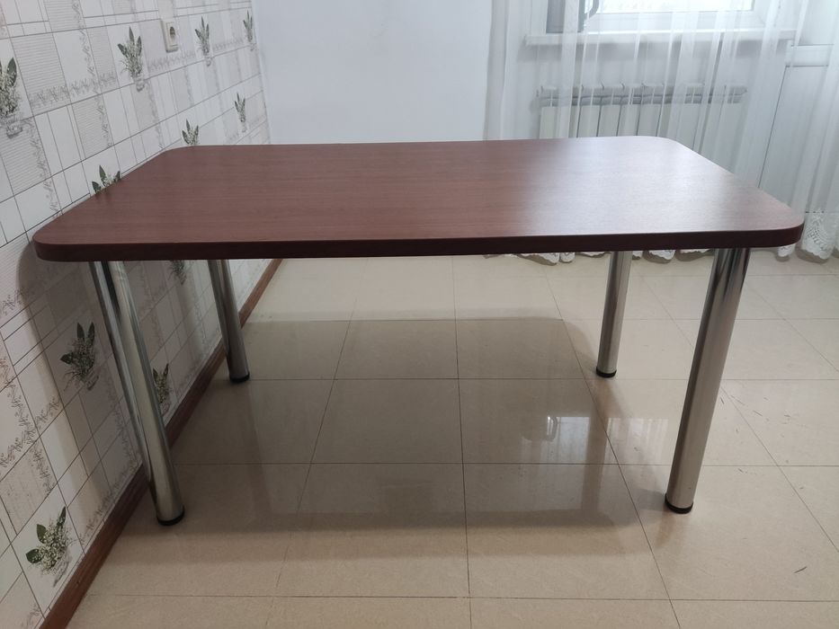Продается кухонный стол