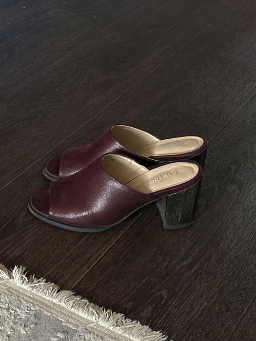 Туфли на каблуке,открытые,бордовые