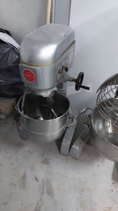 Машина тестомесильная