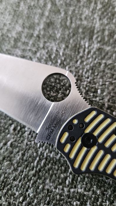 Spyderco Para Military 2 Magnacut
