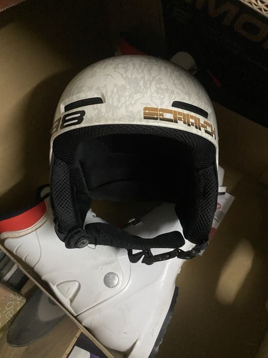 Ски каска Rossignol