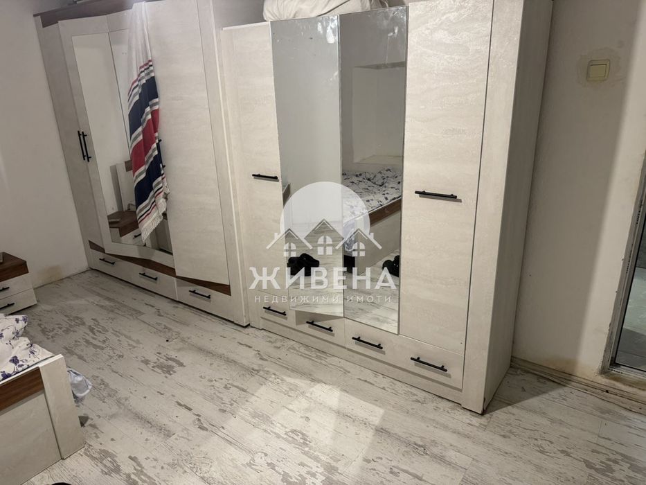 Продава къща с голям двор в с.Водица, обл. Варна