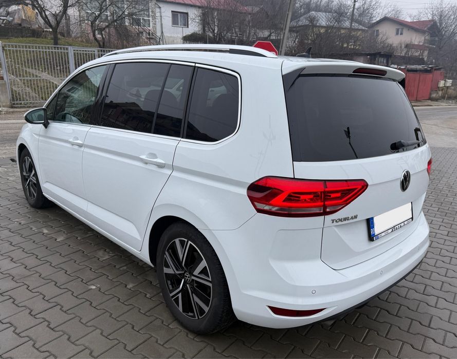 Volkswagen Touran 2.0TDI usor avariat