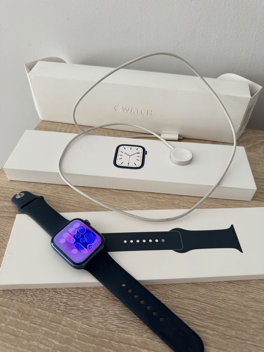 Продам apple watch 7 45