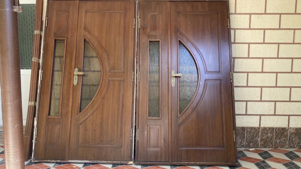 Есыктер саталыды