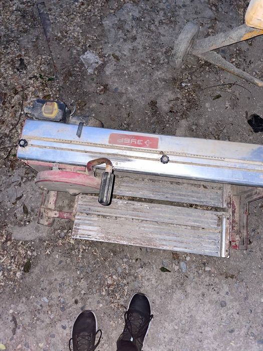 Плиткорез Зубр   .