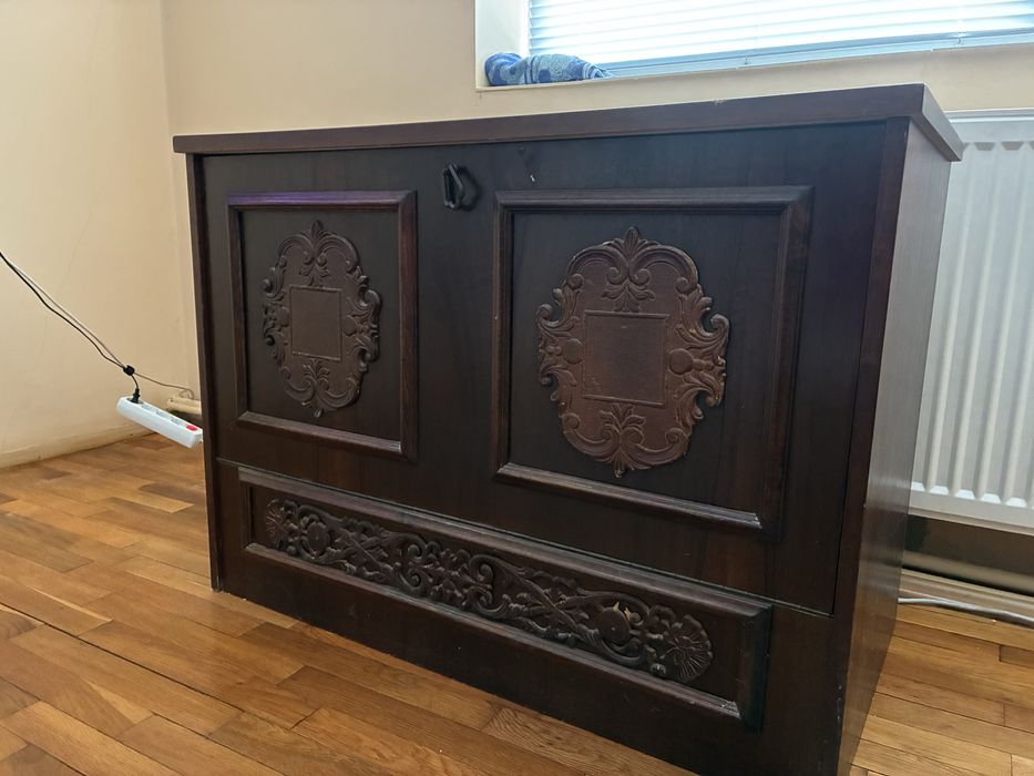 Dormitor vechi din lemn masiv stil neo-baroc ,zona Banat