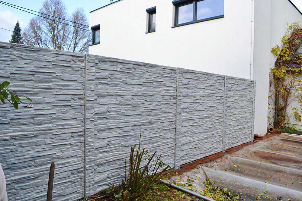 Garduri si stalpi spalieri din beton armat pentru imprejmuiri