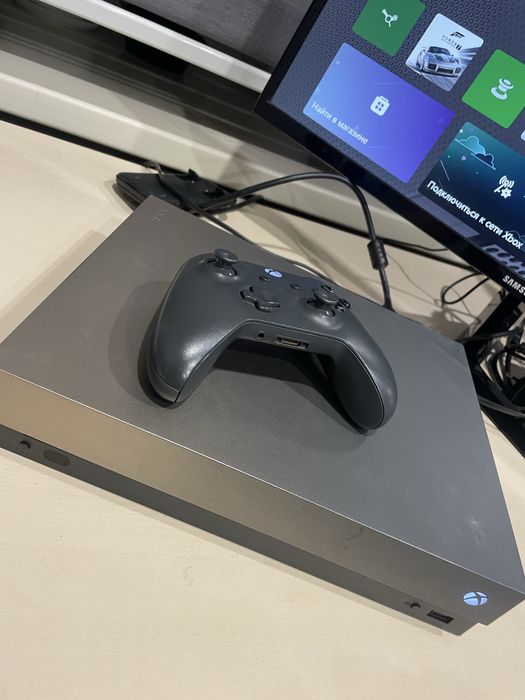 Продам xbox one x gold edition