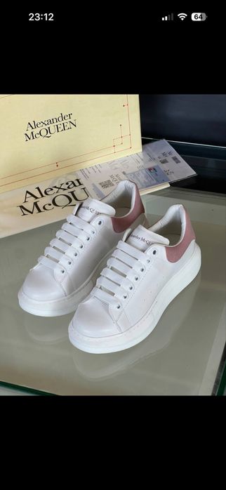 Adidasi dama modele noi