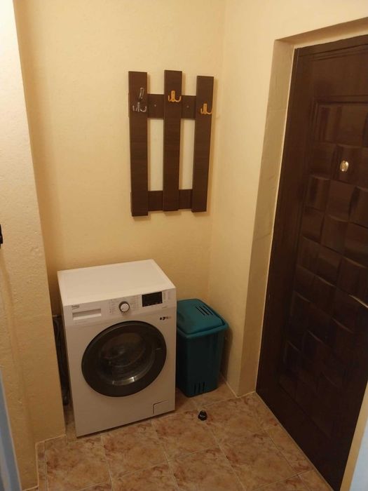 Închiriez garsonieră în zona Confecții