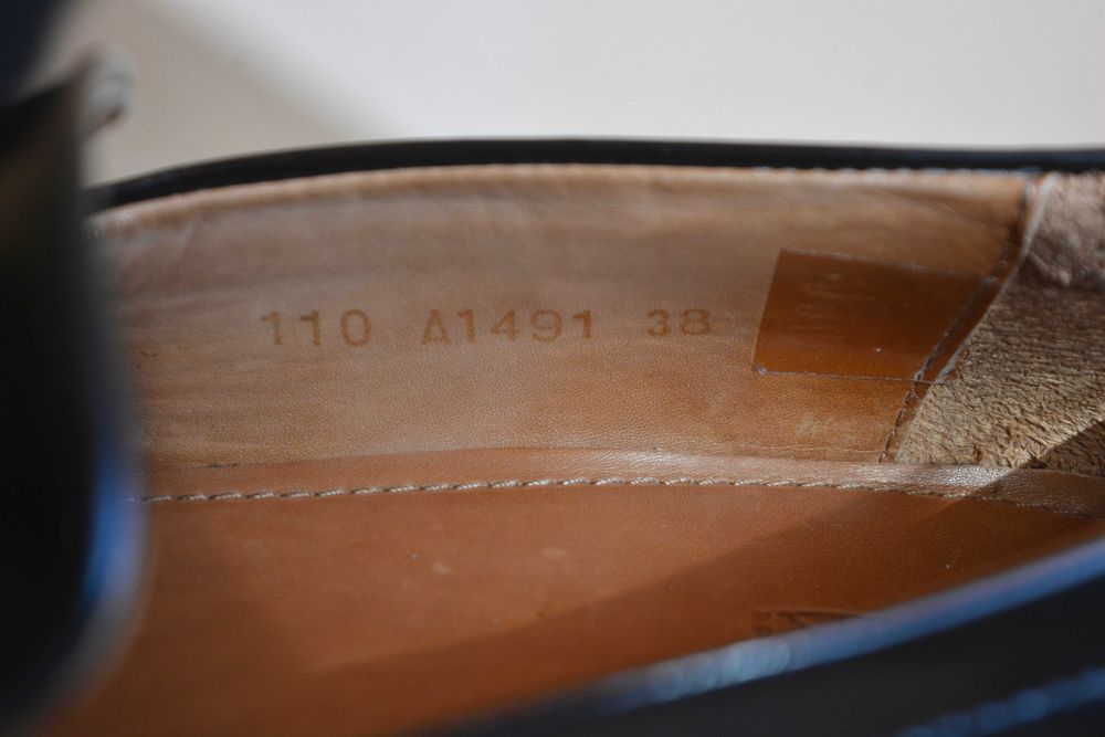 Черни дамски обувки тип лоуфъри Billi Bi 38