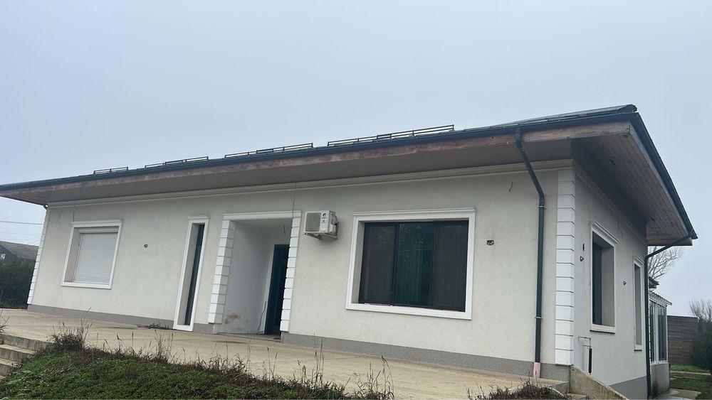 Vila/conac Lehliu Gara 500mp construiti, 2200 mp teren 530.000 euro