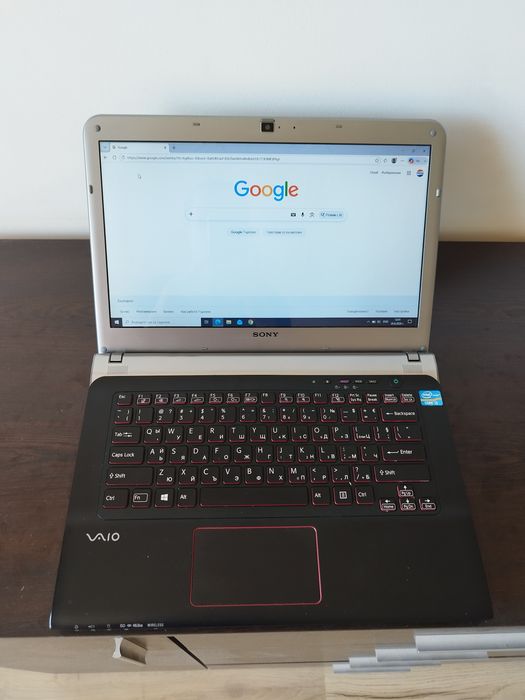 Лаптоп Sony Vaio - 14 инча , 8GB рам, 4 часа батерия, 120GB SSD
