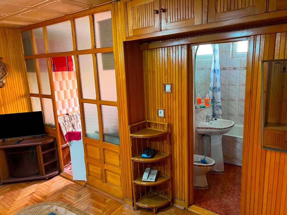 Inchiriez apartament 2 camere zona Precista